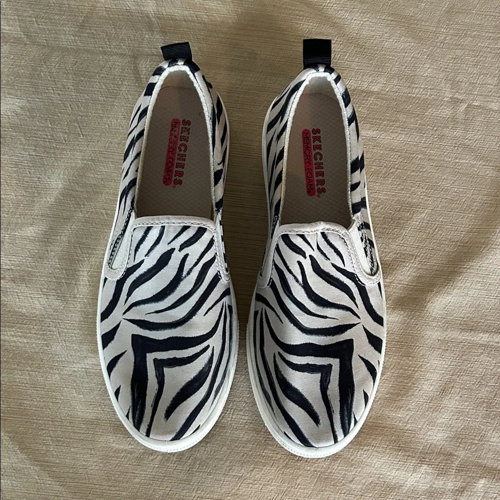 Skechers Poppy Wild Stripes Slip-on Sneaker Women's 7.5‎